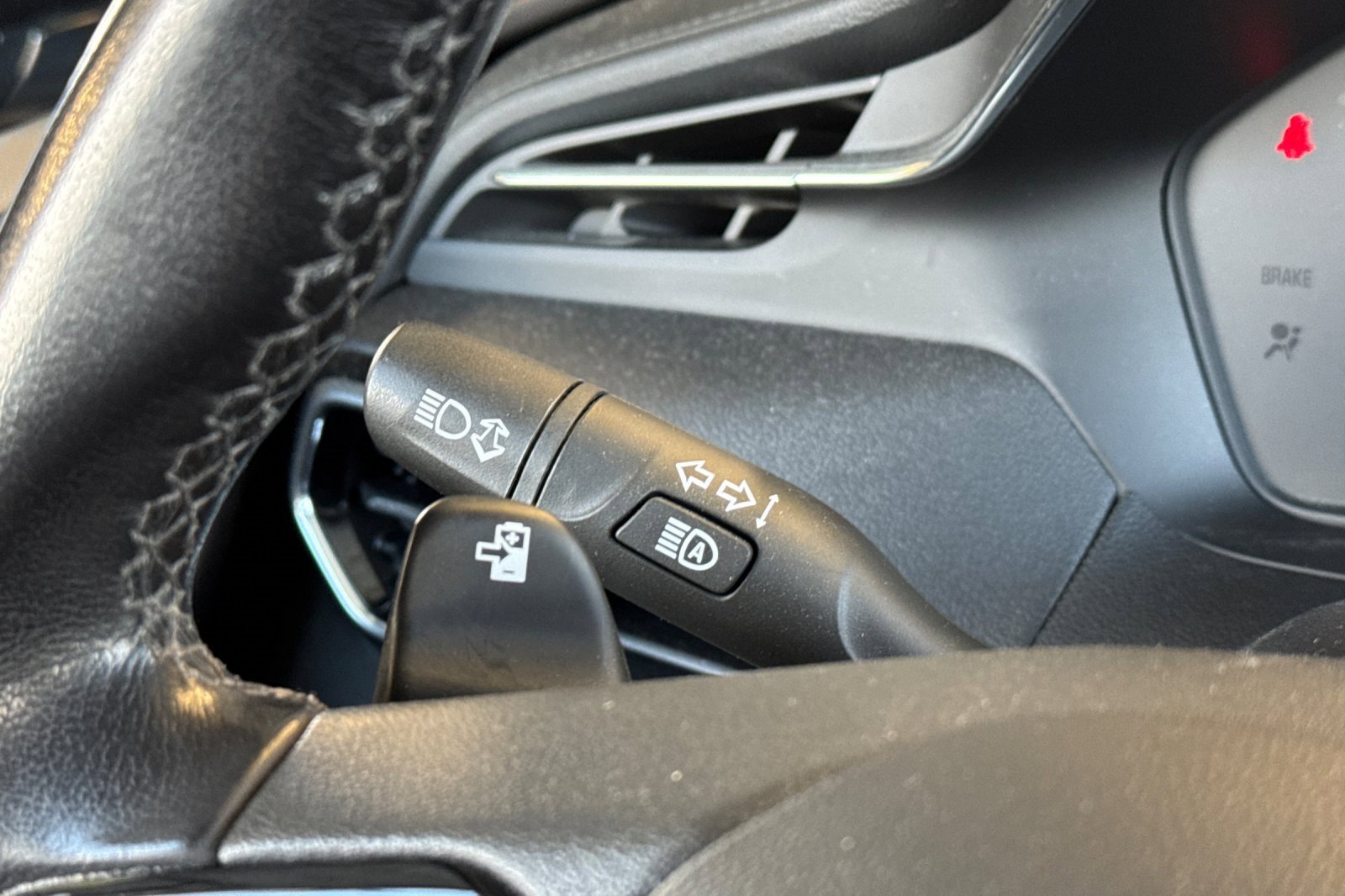 Used 2023 Chevrolet Bolt EUV LT w/ Comfort Package image 33