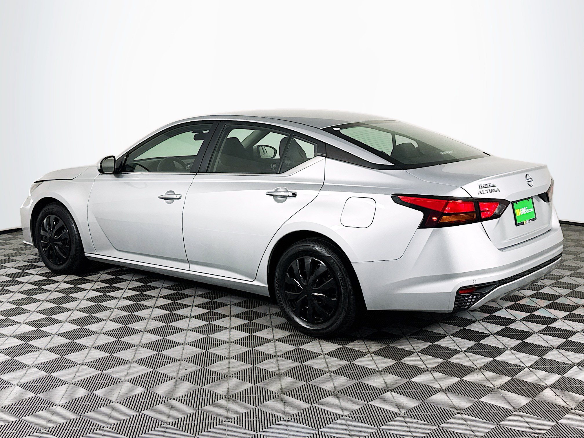 Used 2023 Nissan Altima 2.5 S FWD image 6