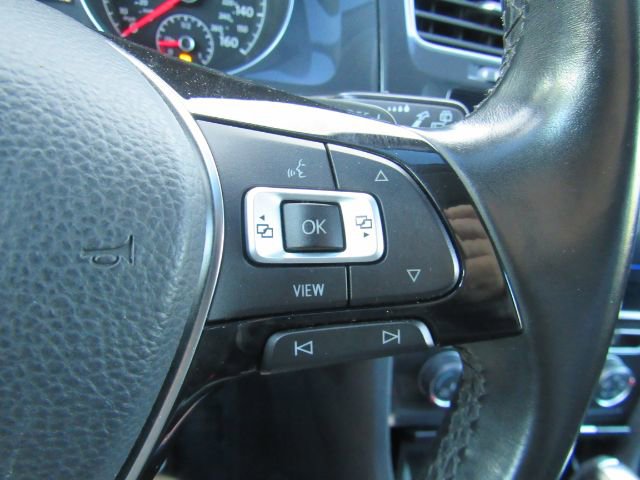 Used 2019 Volkswagen Golf SE image 34