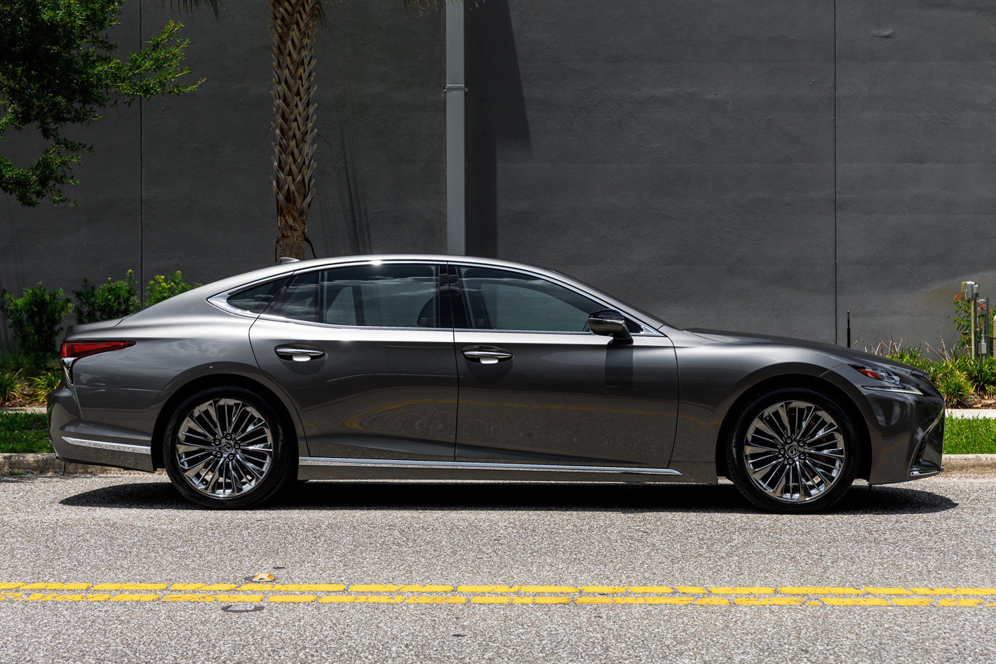 Used 2020 Lexus LS 500 w/ Interior Upgrade Package RWD image 5