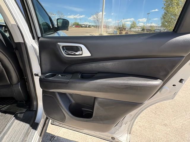 Used 2019 Nissan Pathfinder SL AWD/4WD image 29