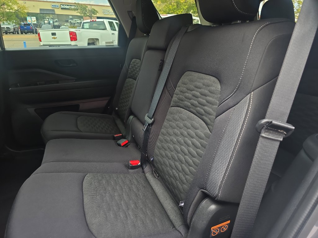 Used 2024 Nissan Pathfinder SV image 31