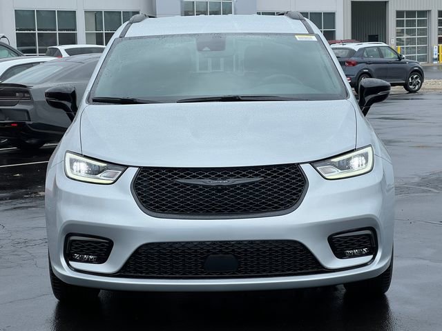 New 2026 Chrysler Pacifica Select w/ S Appearance Package image 42