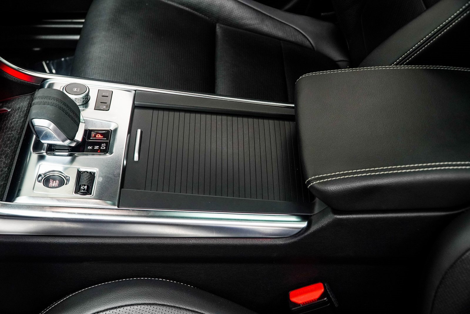 Used 2024 Jaguar XF R-Dynamic SE image 19