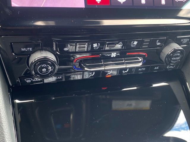 New 2025 Jeep Grand Cherokee Overland w/ Adv Protech Group III image 24