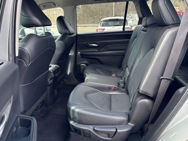 Used 2024 Toyota Grand Highlander XLE image 22