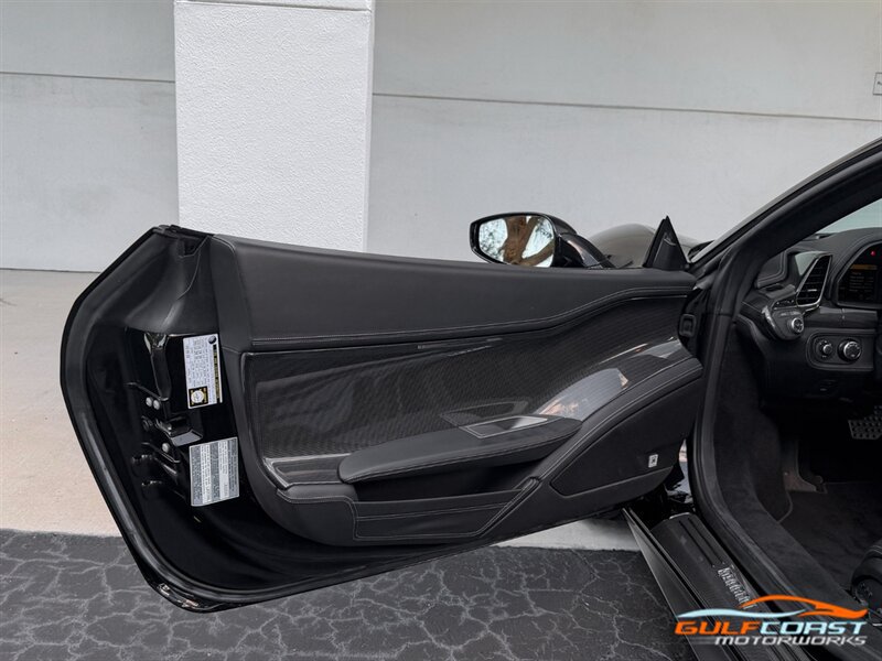 Used 2012 Ferrari 458 Italia Coupe RWD image 24