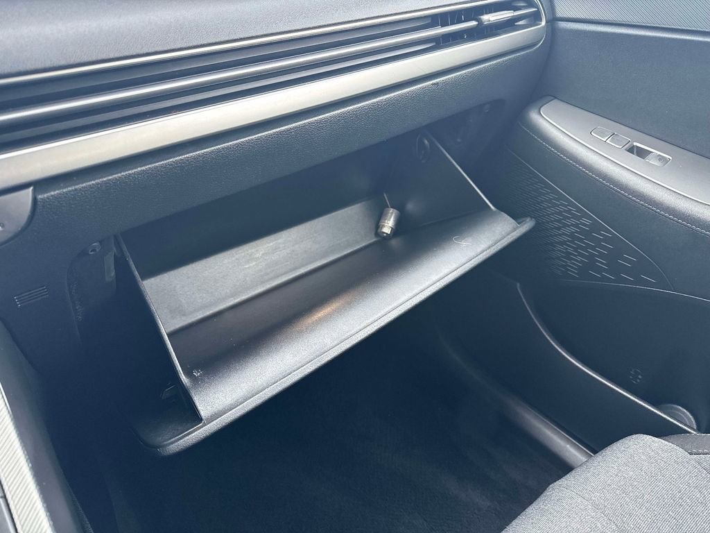 Used 2023 Hyundai Palisade SE w/ Cargo Package image 30