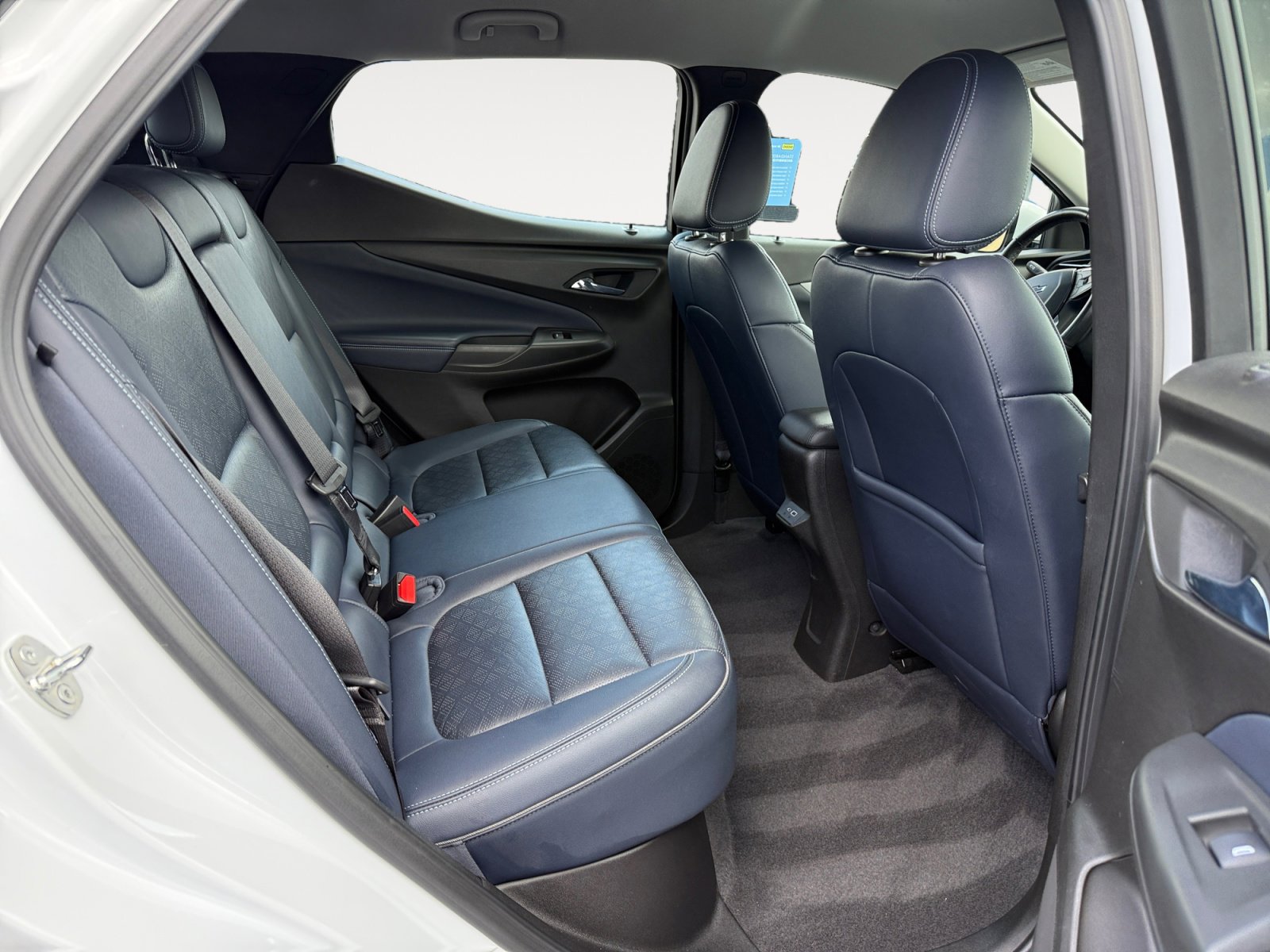 Used 2022 Chevrolet Bolt EUV LT w/ Convenience Package FWD image 18