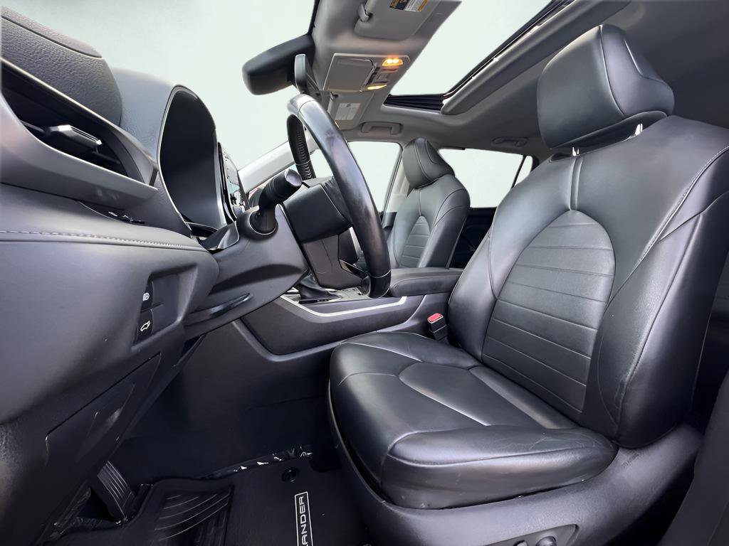 Used 2020 Toyota Highlander XLE image 18