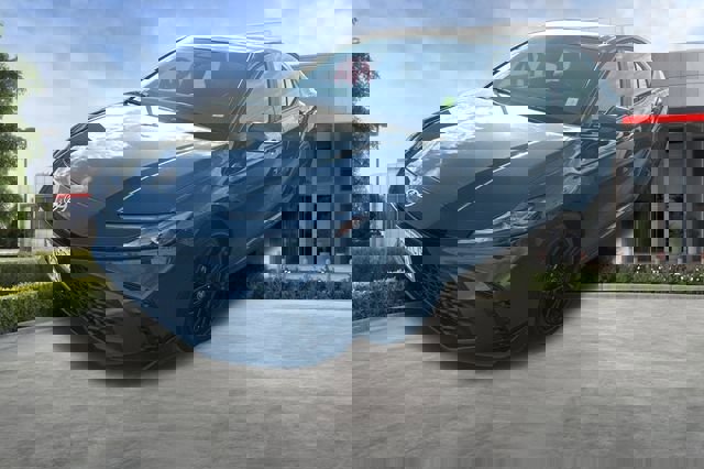 Used 2025 Toyota Camry SE image 3