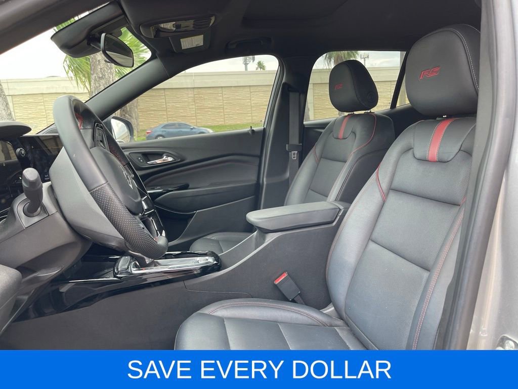 Used 2025 Chevrolet Trax RS w/ Sunroof Package FWD image 14