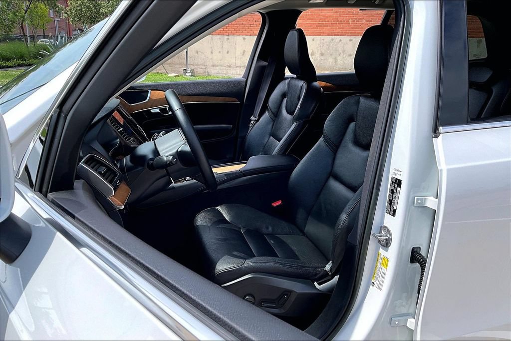 Used 2023 Volvo XC90 B6 Core w/ Climate Package AWD/4WD image 33