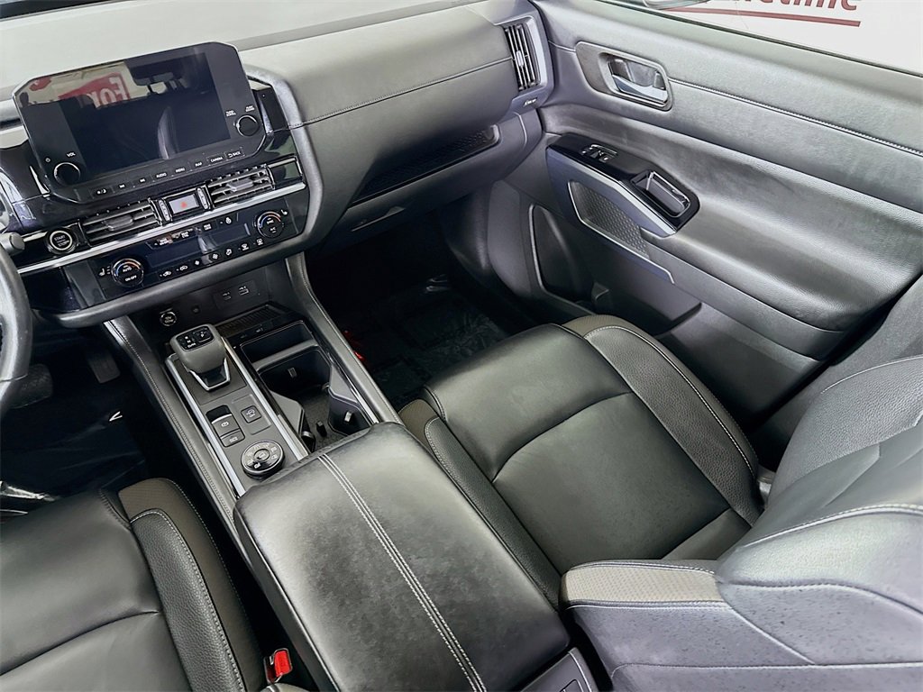 Certified 2023 Nissan Pathfinder SL w/ Black Appearance Package image 26