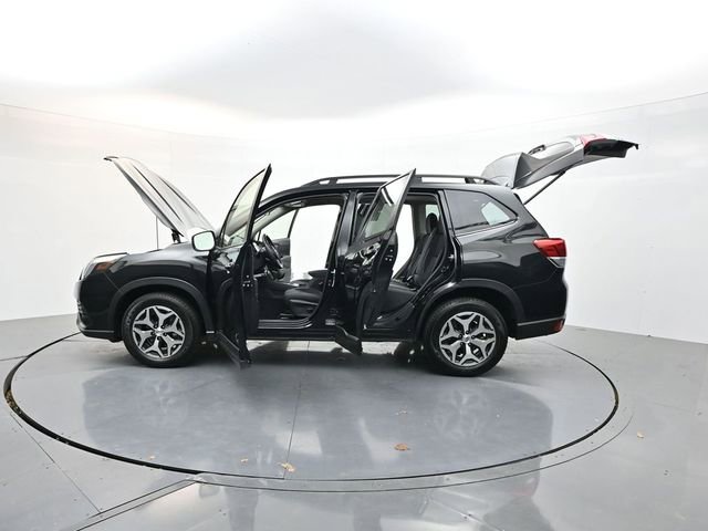 Used 2024 Subaru Forester Premium AWD/4WD image 35