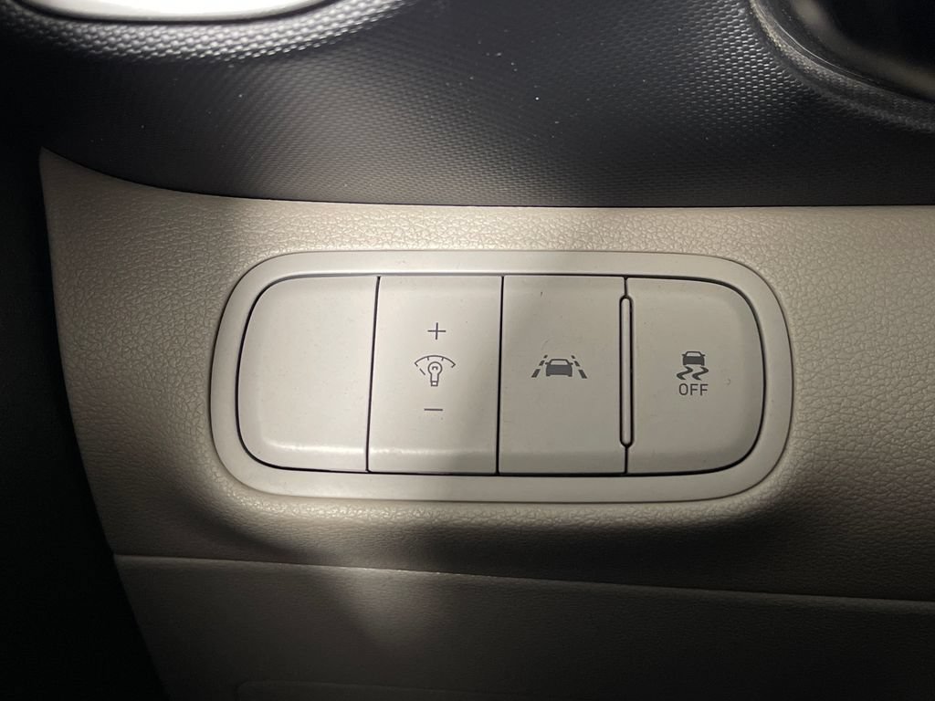 Used 2021 Hyundai Venue SEL w/ Premium Package FWD image 30