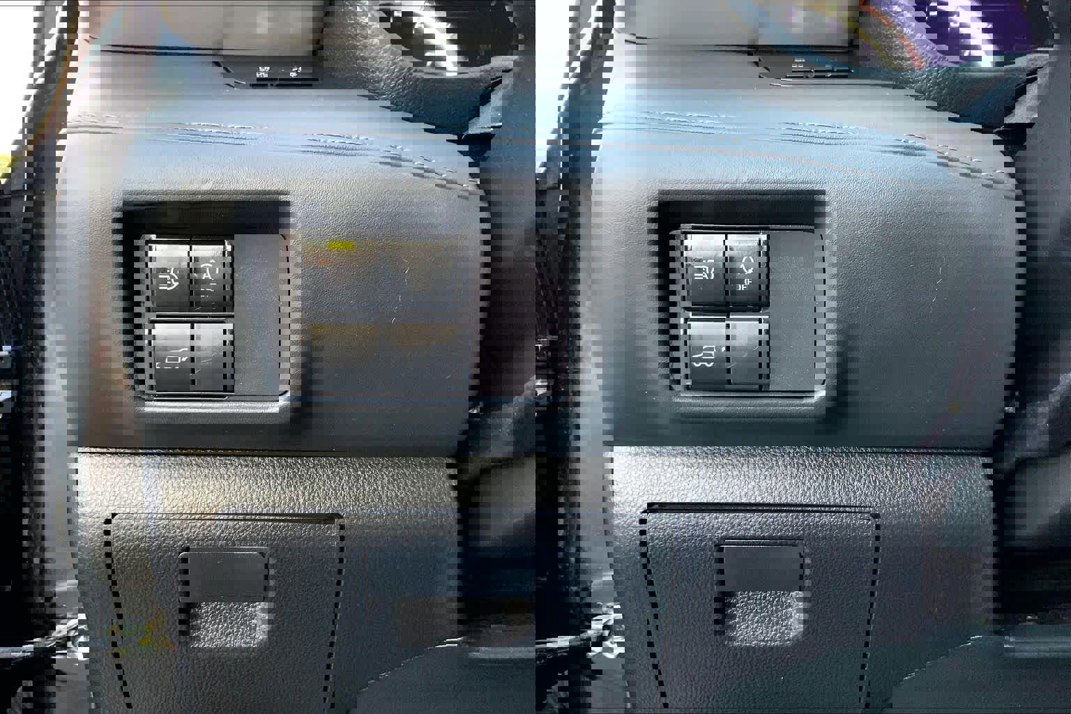 Used 2023 Toyota Highlander LE image 32