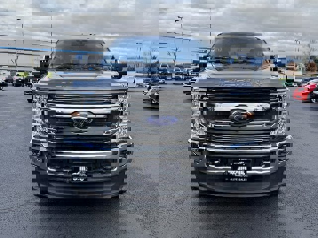 Used 2022 Ford F350 XLT w/ XLT Premium Package image 2