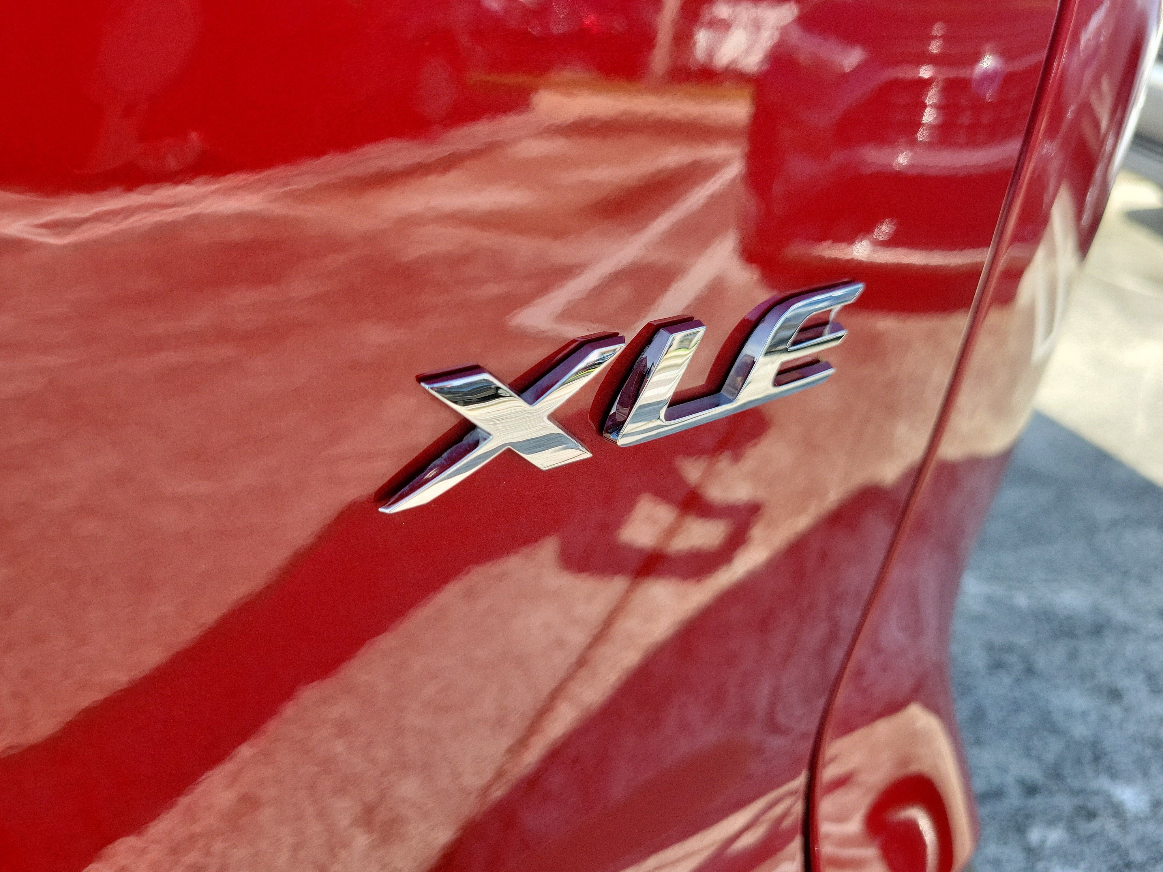 Used 2022 Toyota Corolla Cross XLE FWD image 9