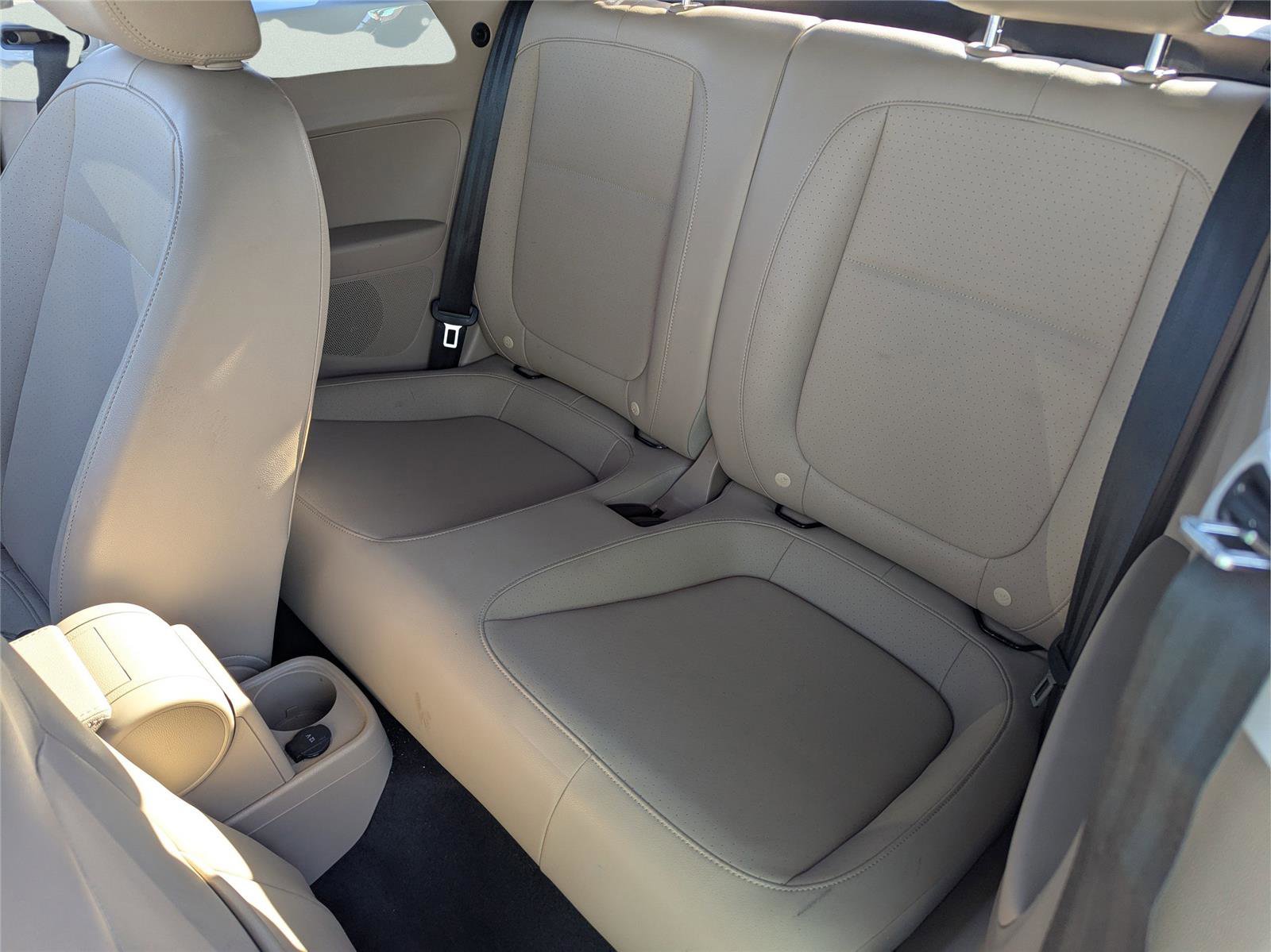 Used 2019 Volkswagen Beetle S image 16