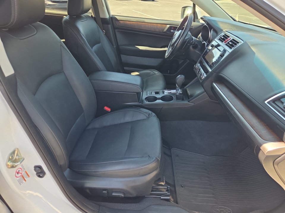 Used 2017 Subaru Outback 3.6R Limited AWD/4WD image 32