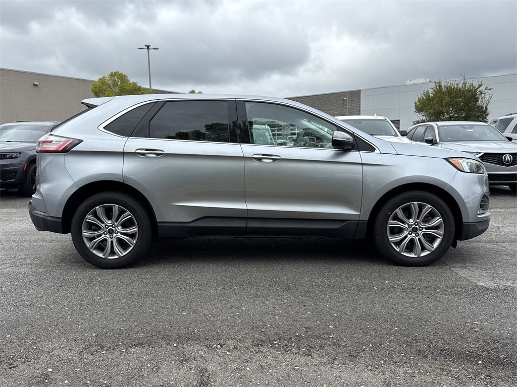 Used 2022 Ford Edge Titanium image 2