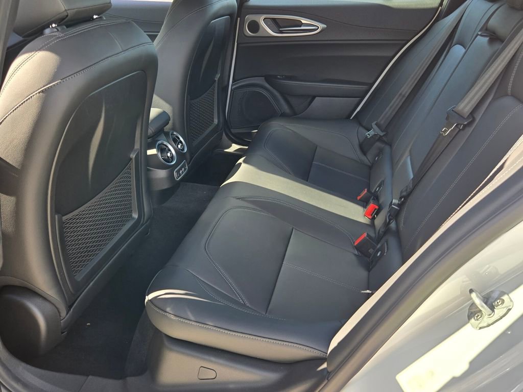 New 2025 Alfa Romeo Giulia w/ Driving Assist Package image 7