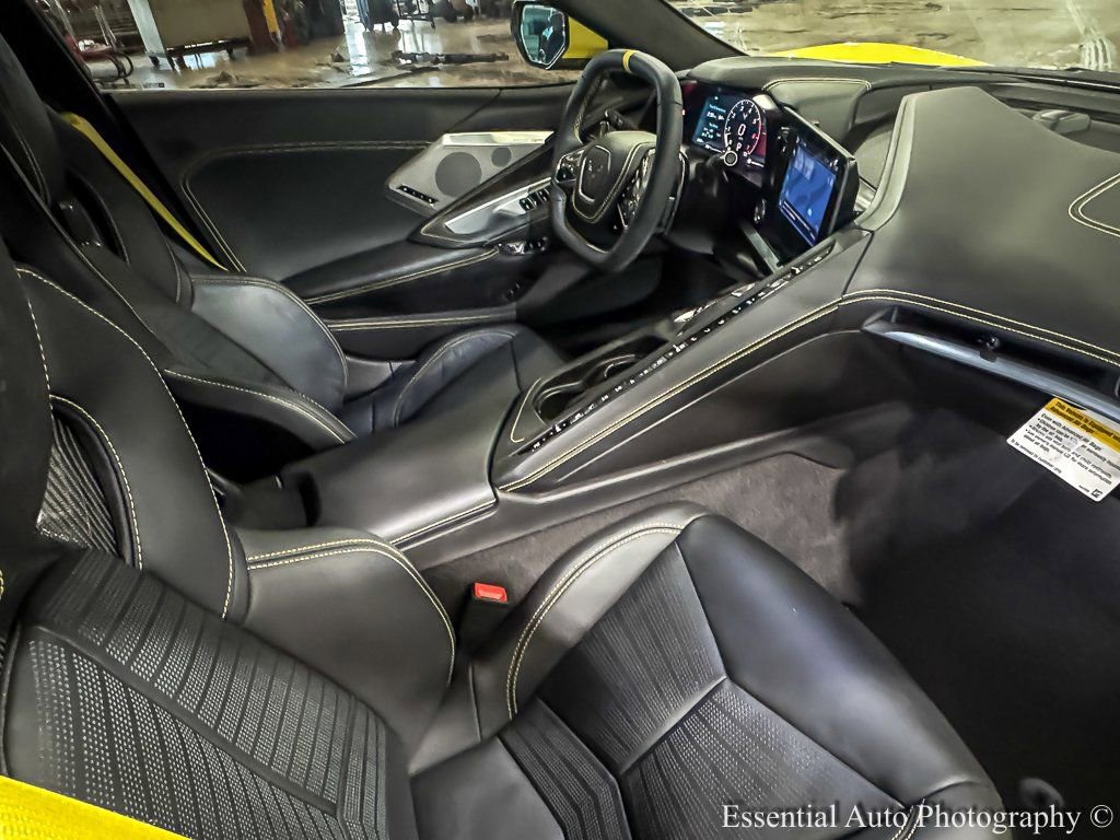 Used 2024 Chevrolet Corvette Stingray Premium Conv w/ Z51 Performance Package image 25