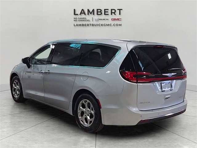 Used 2024 Chrysler Pacifica Limited image 8