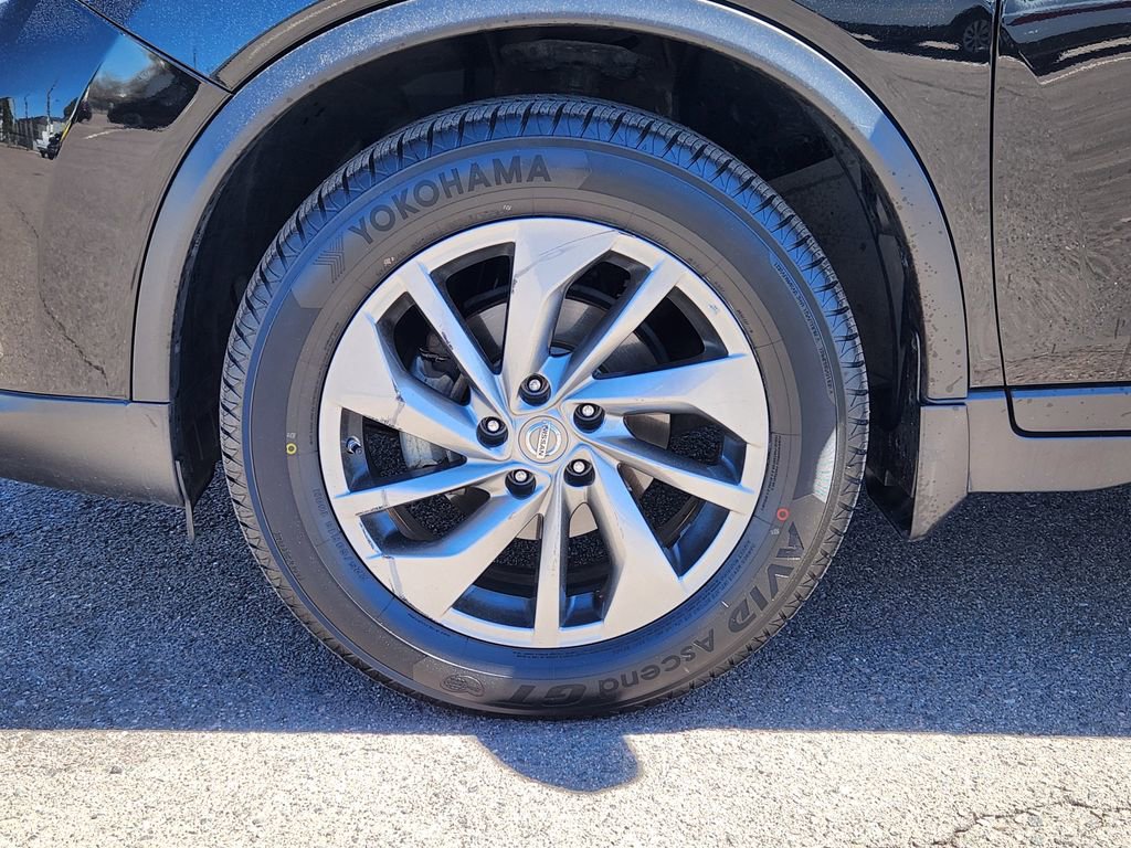 Used 2015 Nissan Rogue SL w/ SL Premium Package image 8