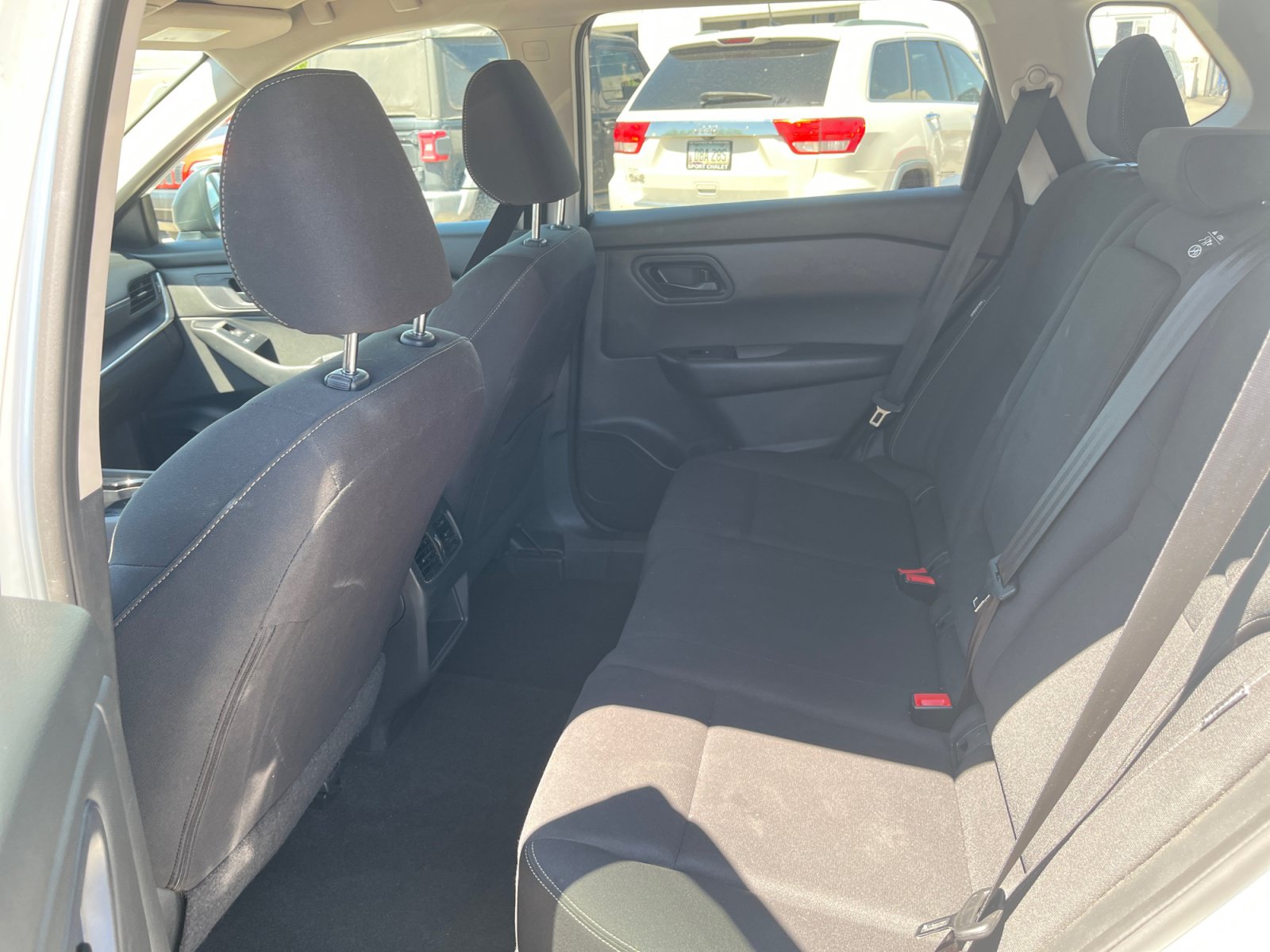 Used 2024 Nissan Rogue S AWD/4WD image 28