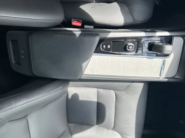 Certified 2025 Volvo XC60 B5 Plus image 26
