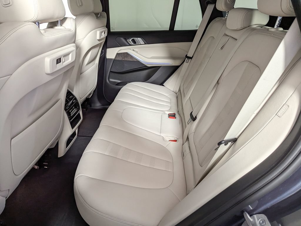 Used 2021 BMW X5 xDrive40i AWD/4WD image 43