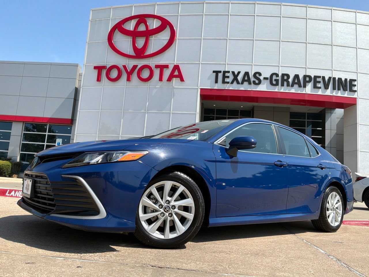 Used 2023 Toyota Camry LE FWD image 2