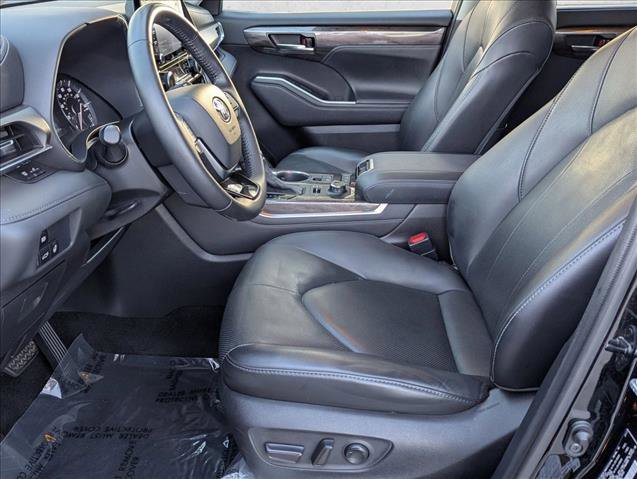 Used 2021 Toyota Highlander Limited image 15