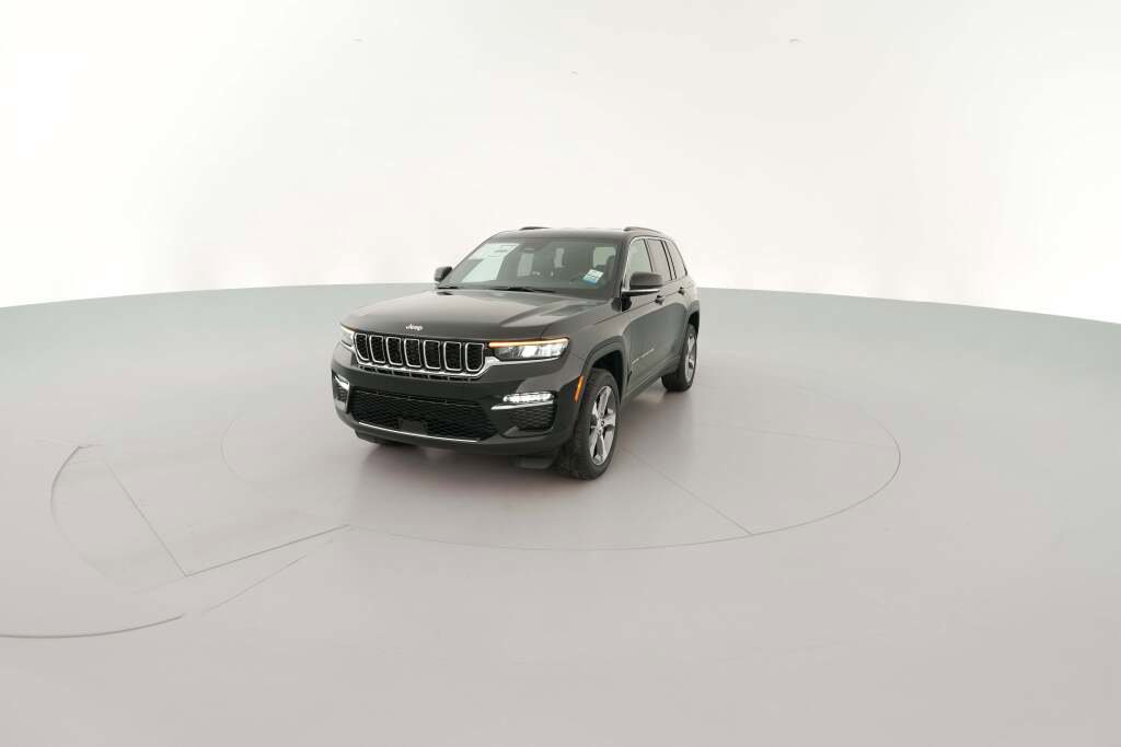 New 2025 Jeep Grand Cherokee Limited w/ Trailer Tow Package image 3