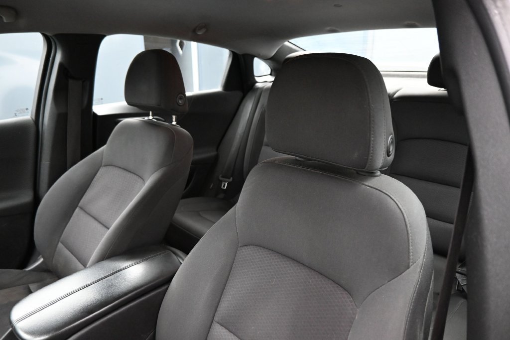 Used 2018 Chevrolet Malibu LT FWD image 12