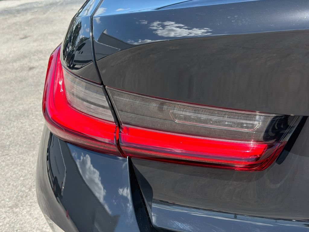 Used 2023 BMW 330i Sedan w/ Convenience Package RWD image 10