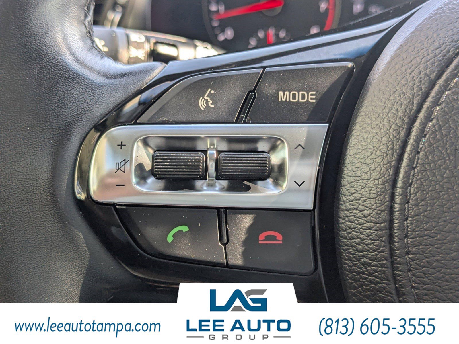 Used 2017 Kia Cadenza Premium image 21