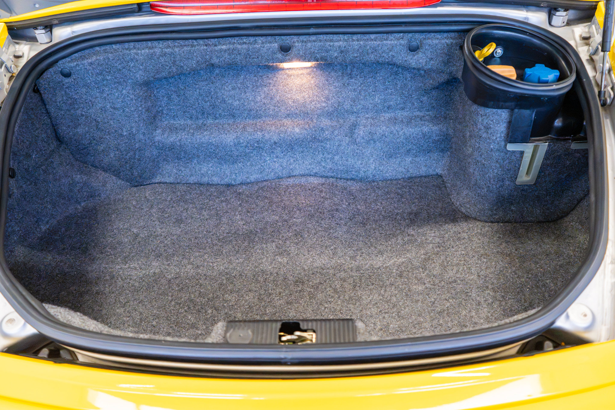 Used 1998 Porsche Boxster RWD image 46