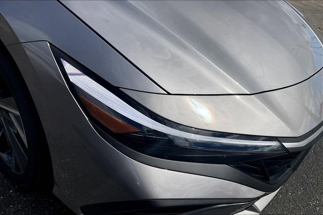 New 2025 Hyundai Elantra SEL image 33