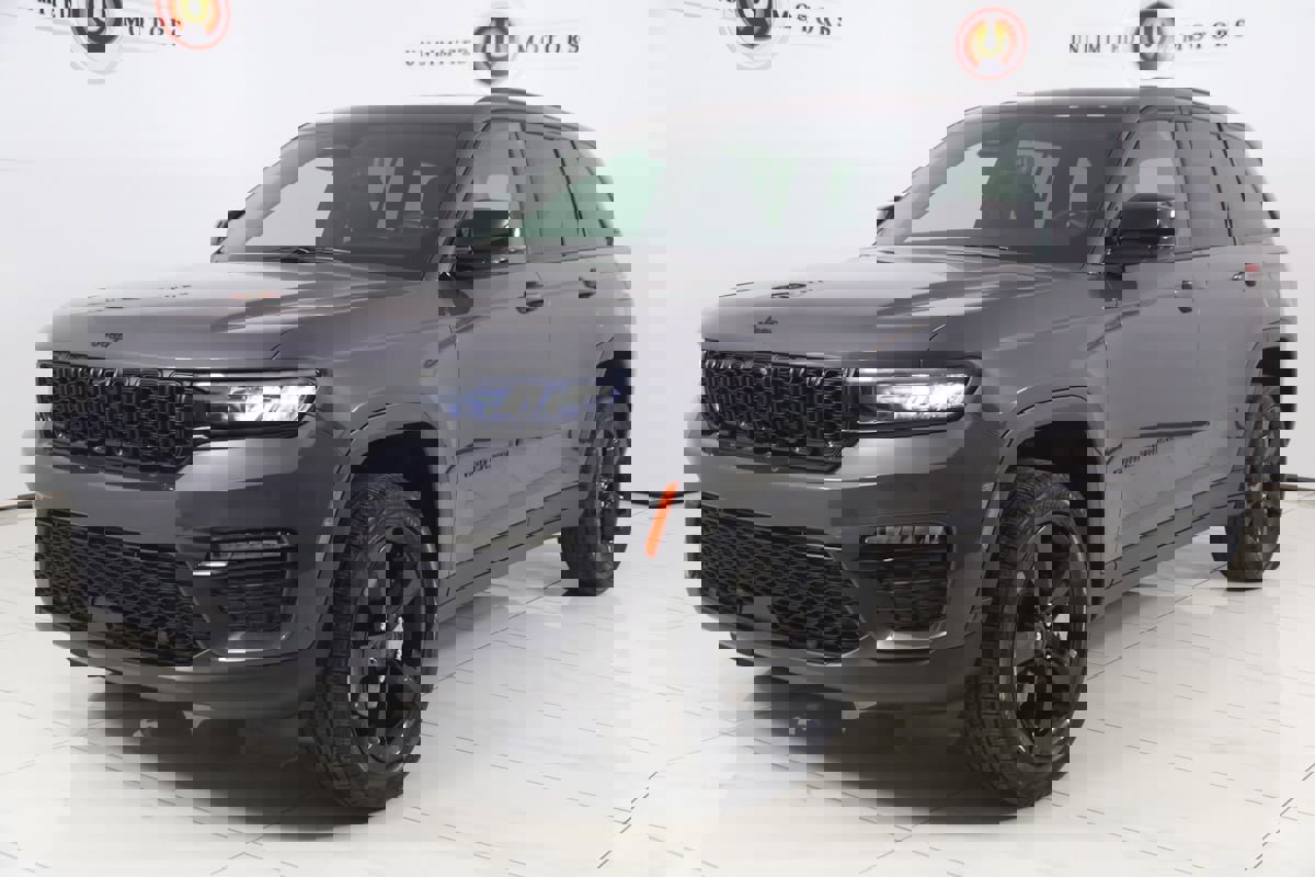 Used 2024 Jeep Grand Cherokee Limited w/ Luxury Tech Group II image 5