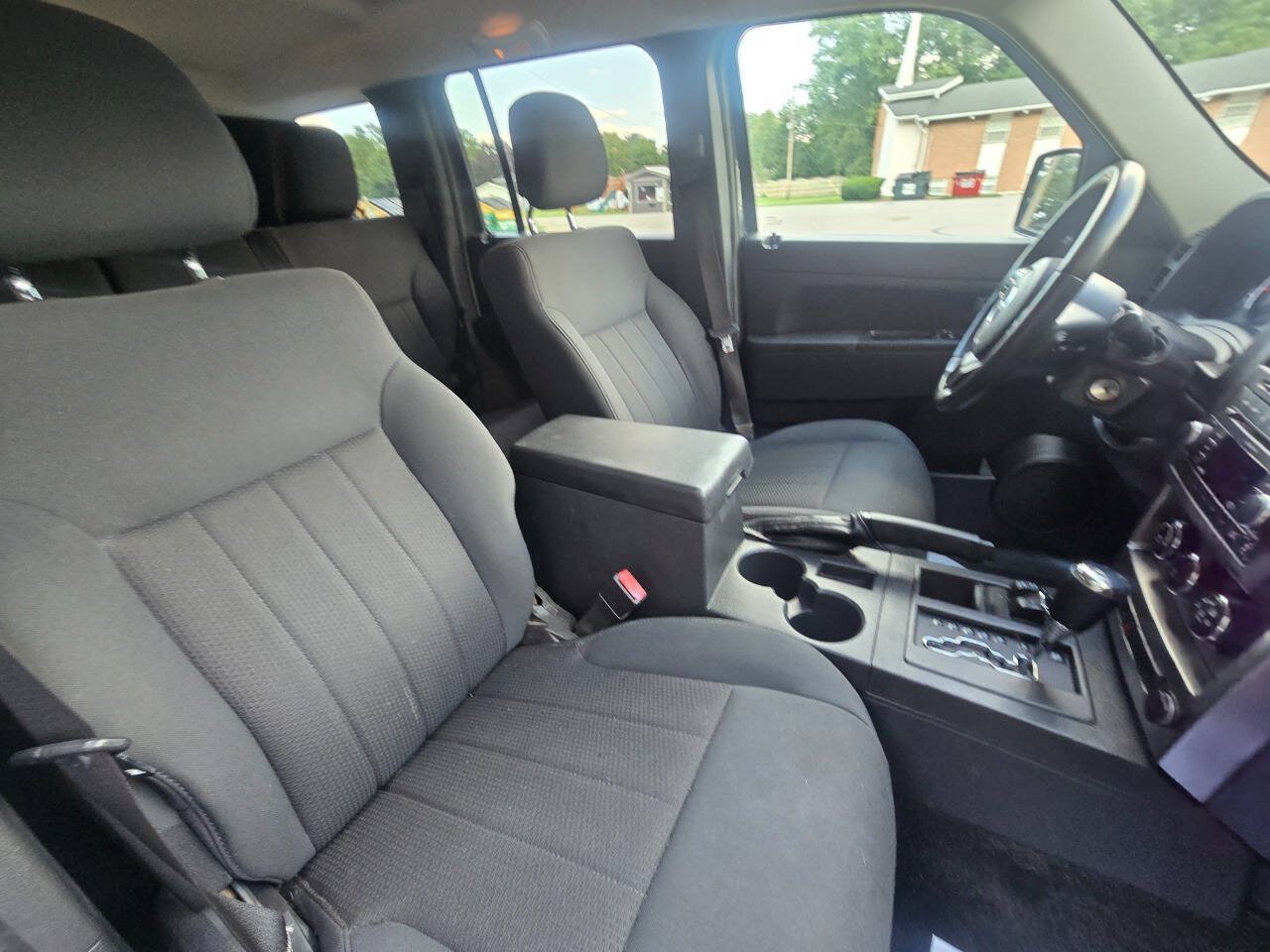Used 2011 Jeep Liberty Sport w/ Popular Equipment Group AWD/4WD image 27