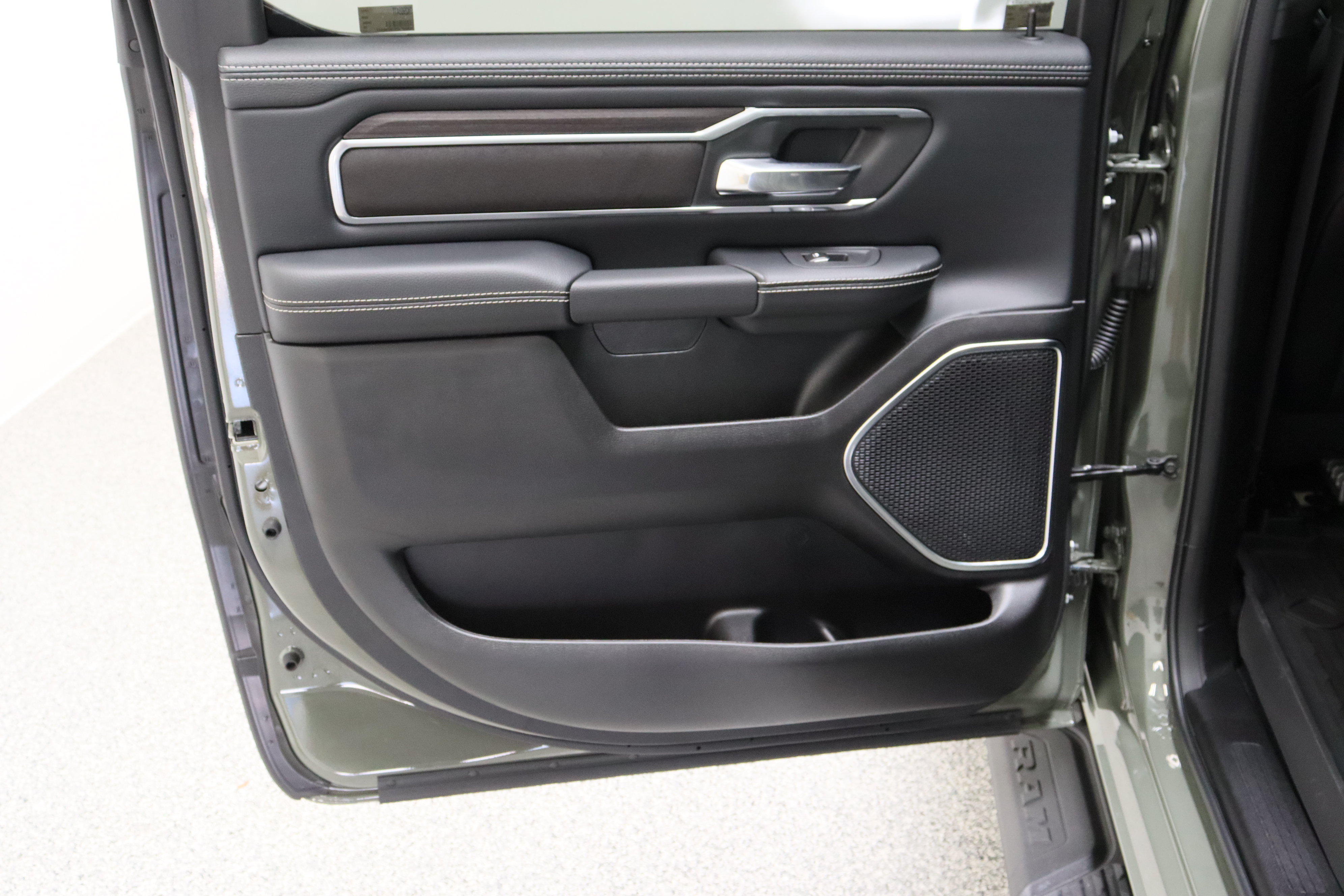 Used 2026 RAM 1500 Laramie w/ Night Edition RWD image 29