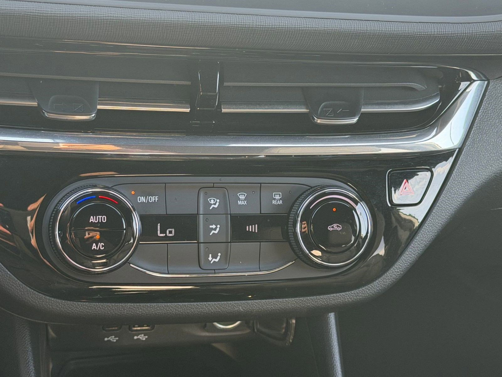 Used 2025 Buick Envista Sport Touring FWD image 23