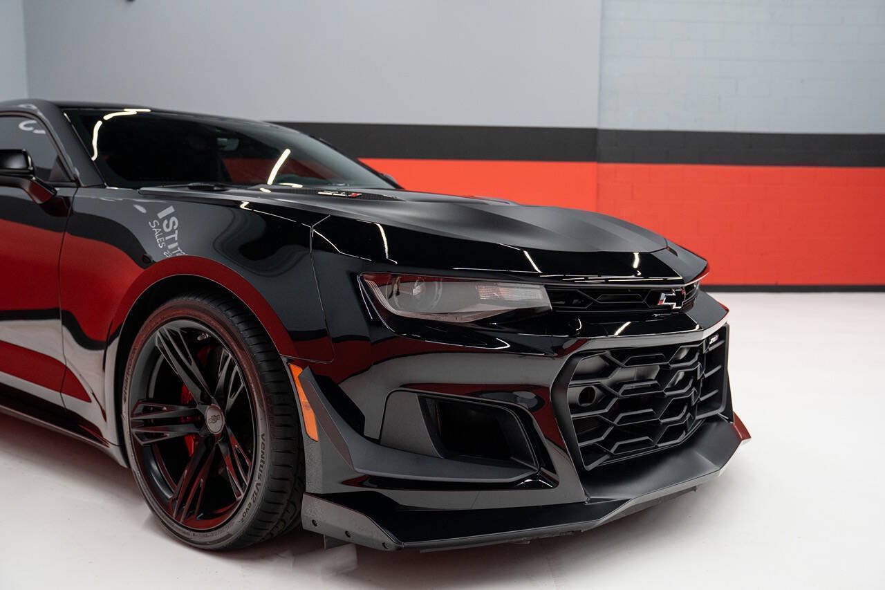 Used 2021 Chevrolet Camaro ZL1 RWD image 8