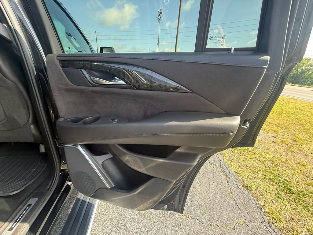 Used 2016 Cadillac Escalade Platinum AWD/4WD image 21