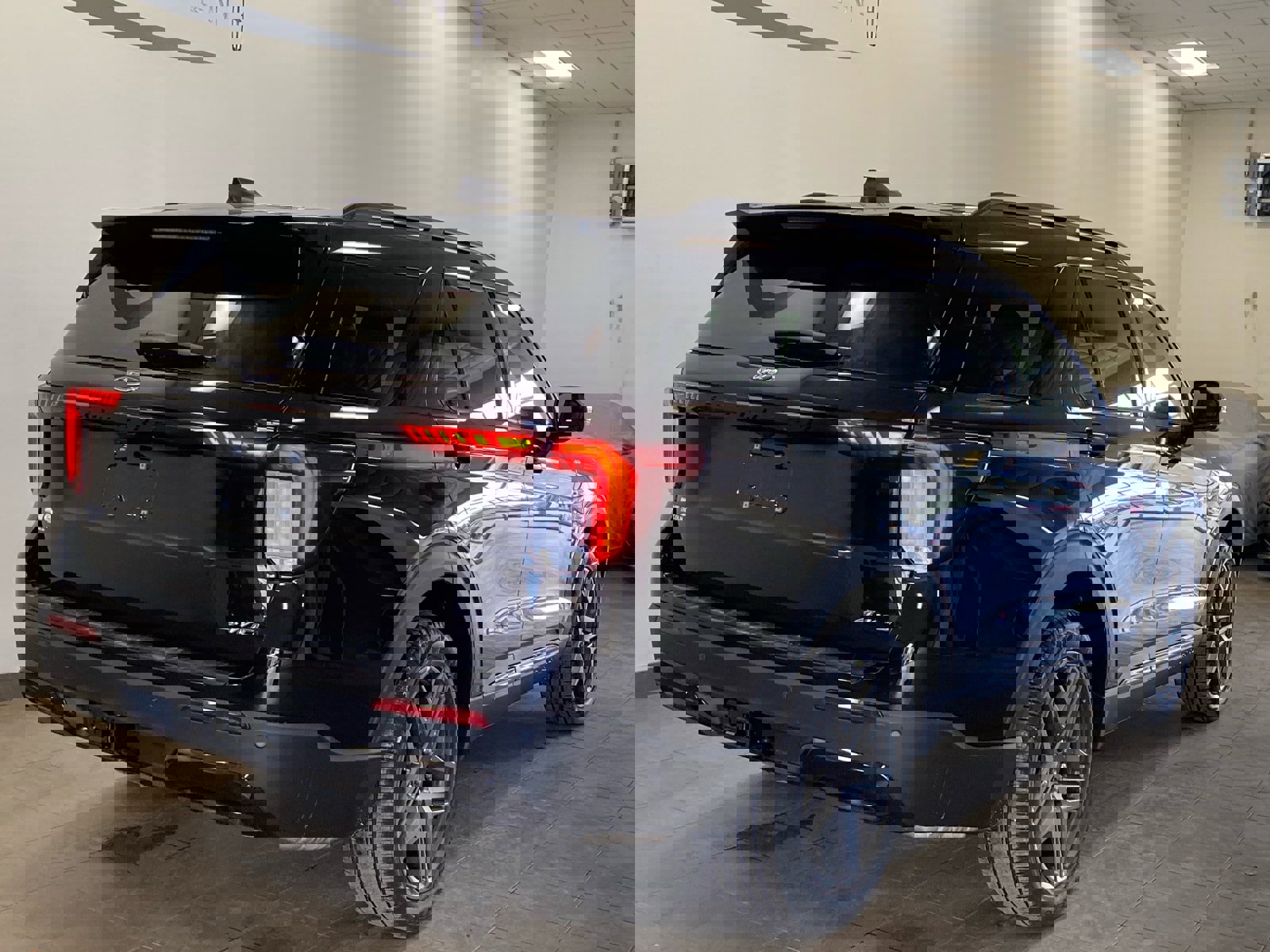 New 2026 Ford Explorer ST-Line w/ ST-Line Street Pack image 7