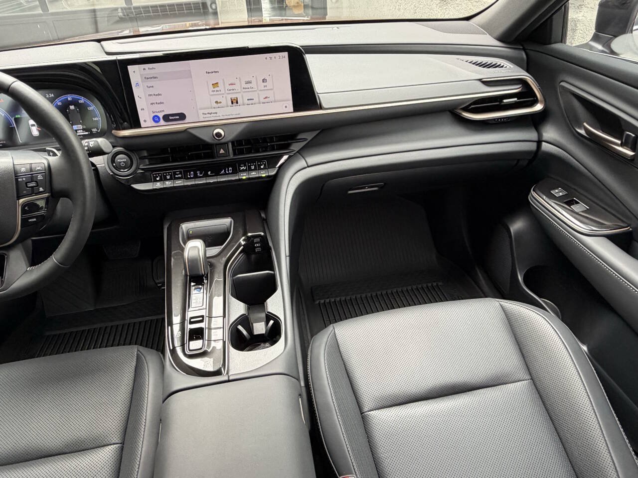 Used 2025 Toyota Crown Signia AWD/4WD image 22