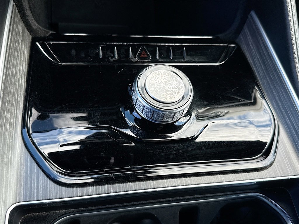 Used 2023 Jeep Wagoneer L Series II image 11